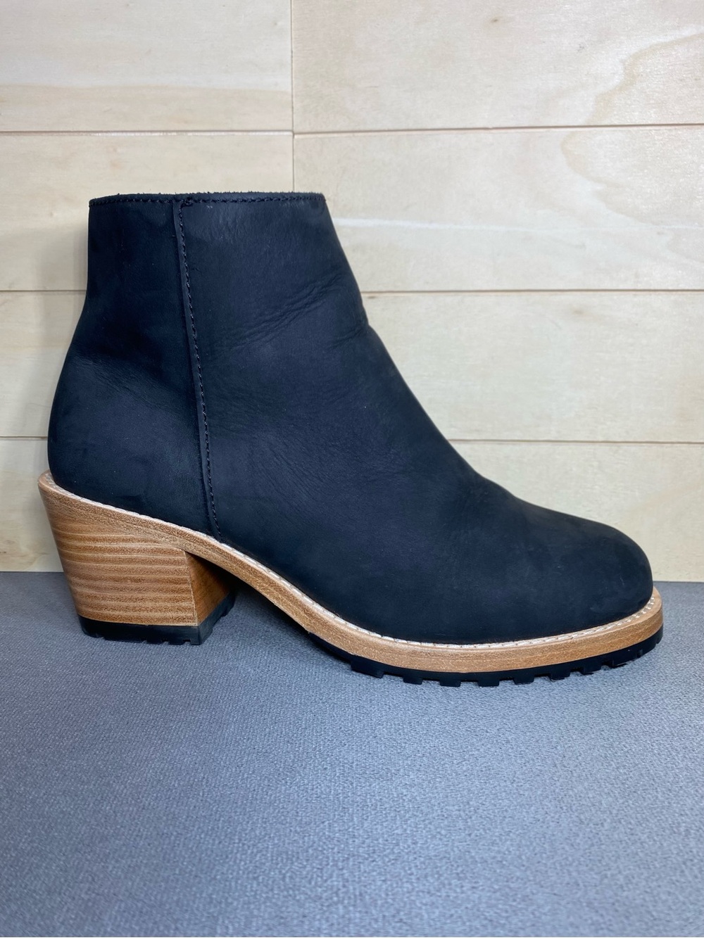Portland Leather Patina Canyon Boots Black Women's Size 8 Shoes Zip Ankle Bootie